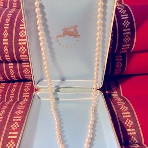 Naturally cultured pearls